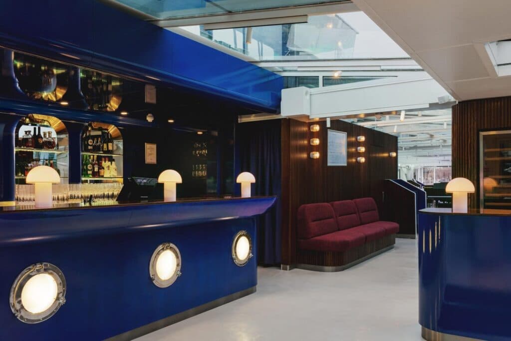 Glass Room Boat, photo 3