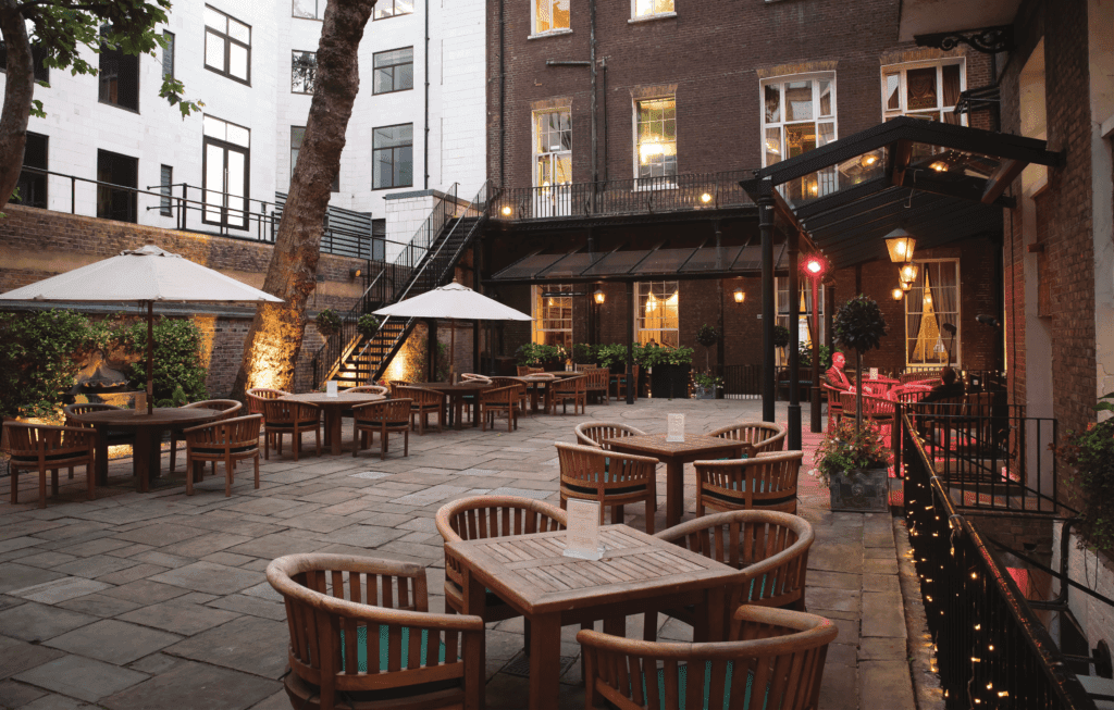 In and Out Club Courtyard, photo 9