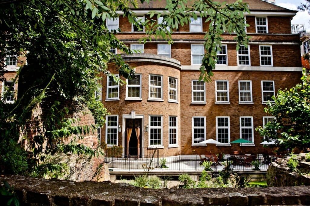 Terrace and Garden at Barber-Surgeons’ Hall, photo 1