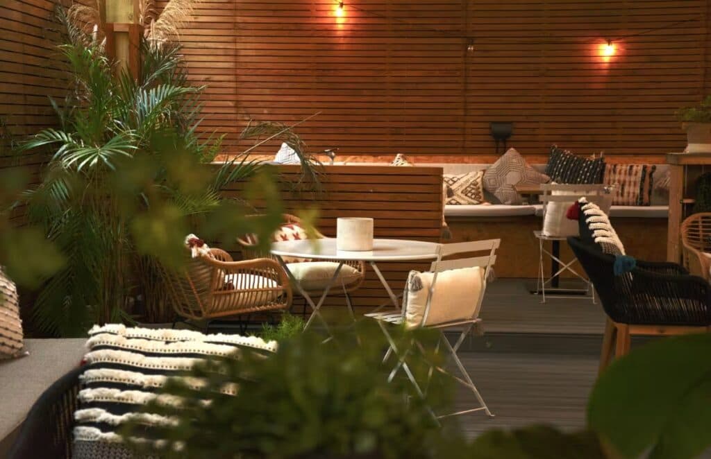 Backyard at The Light Bar, photo 3