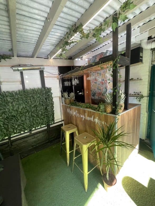 Pineapple Xpress Rooftop Bar, photo 4