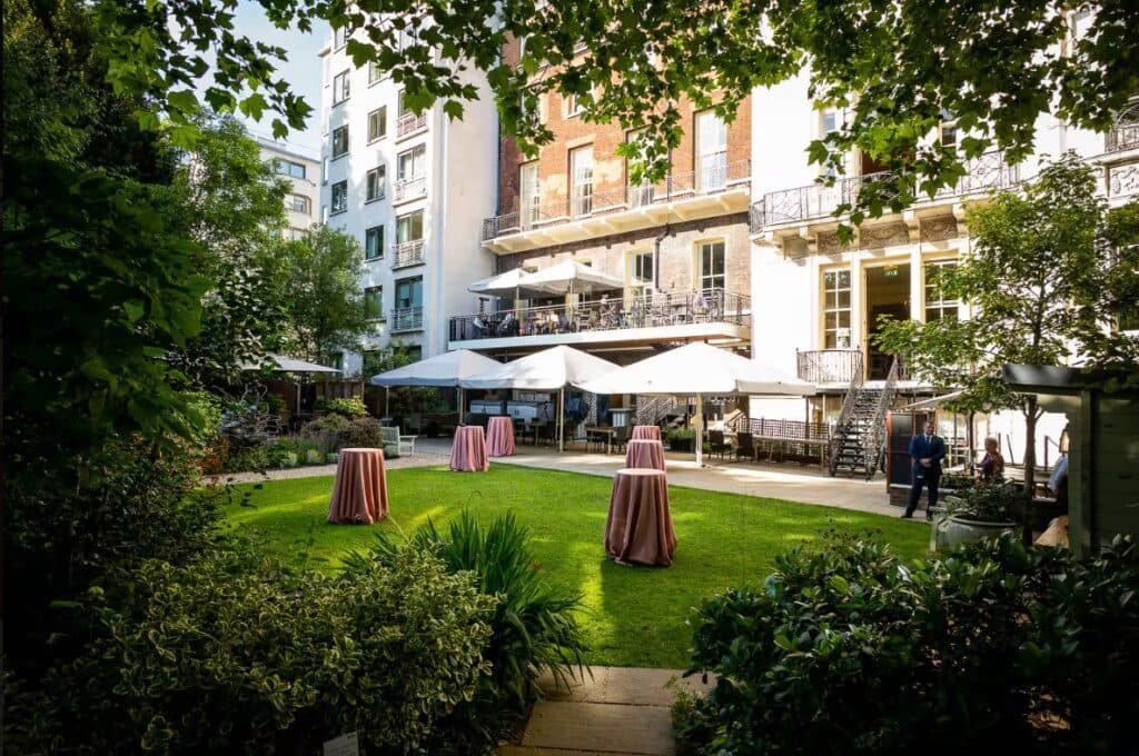 Six Park Place, photo 2