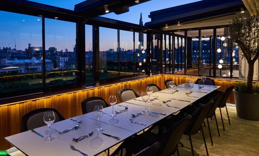 Trafalgar St James The Rooftop Room, photo 3