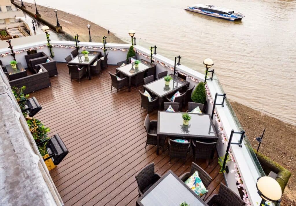 The Terrace at Doggett's Coat and Badge, photo 7