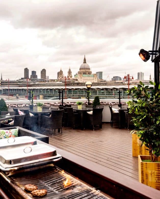 The Terrace at Doggett's Coat and Badge, photo 2