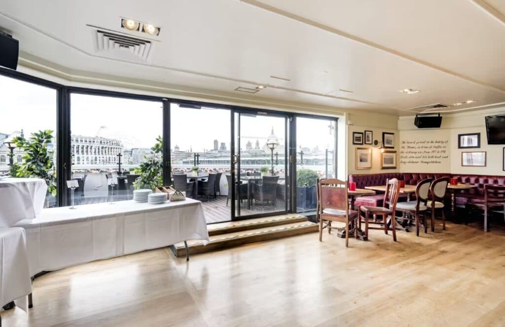The Terrace at Doggett's Coat and Badge, photo 4